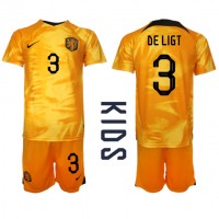 Holandsko Matthijs de Ligt #3 Domáci Detský futbalový dres MS 2022 Krátky Rukáv (+ trenírky)